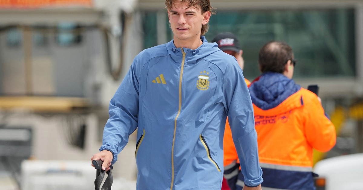 Nico Paz se mantiene en monitoreo constante por su golpe en la rodilla y Scaloni recuperó otro jugador clave en la Selección rumbo al Mundial 2026