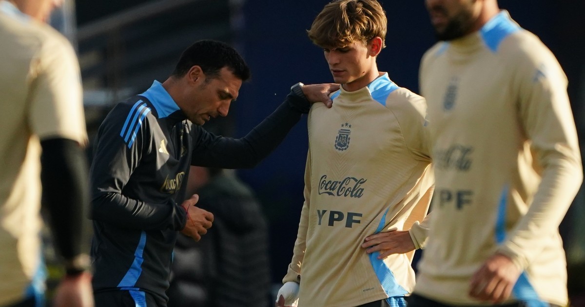 Empezó la “exigencia” de Scaloni con buenas noticias: Nico Paz, Montiel y Molina se entrenaron a la par en la Selección Argentina