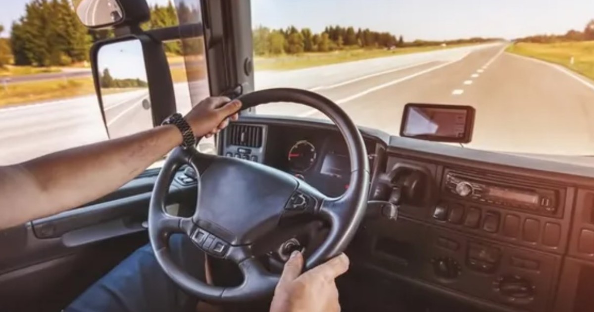 Juan García, camionero: “Ser autónomo en este sector es muy complicado; me jubilo tras 48 años de un trabajo que conlleva dedicación y muchas horas” Juan García, camionero: “Ser autónomo en este sector es muy complicado; me jubilo tras 48 años de un trabajo que conlleva dedicación y muchas horas”