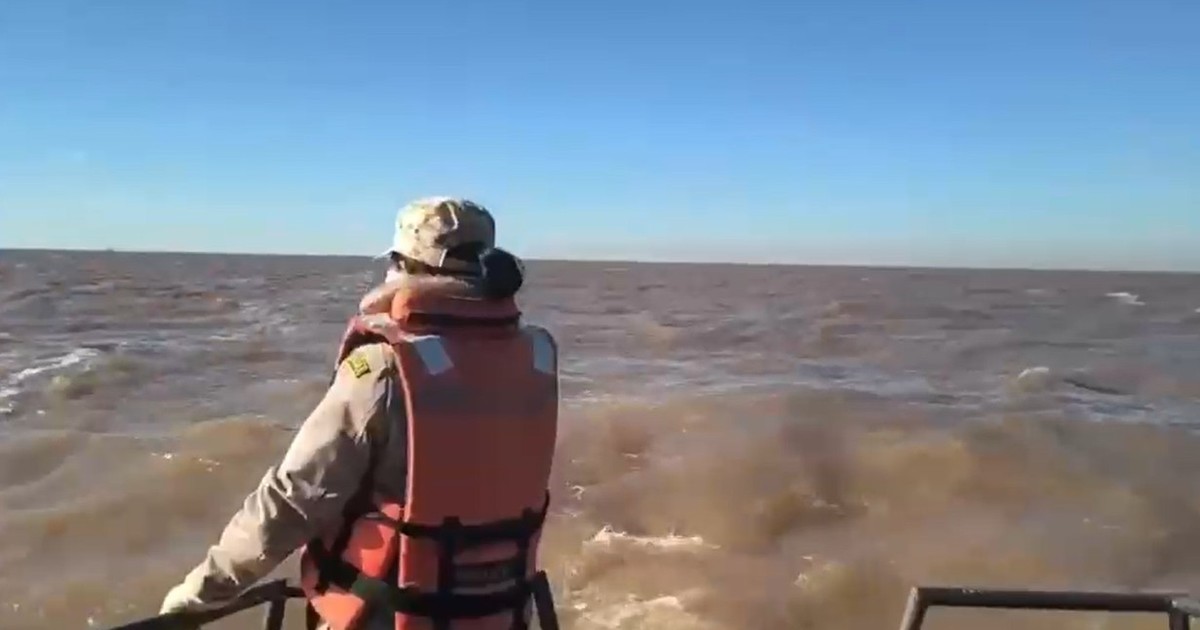 A una semana de su desaparición, cómo sigue la  búsqueda de los pescadores en el Río de La Plata