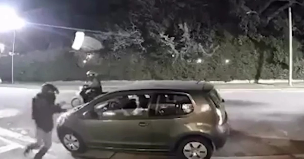 «Llevate todo», la desesperación de una mujer asaltada por motochorros cuando dejaba a su hijo en la casa de un amigo en Mar del Plata