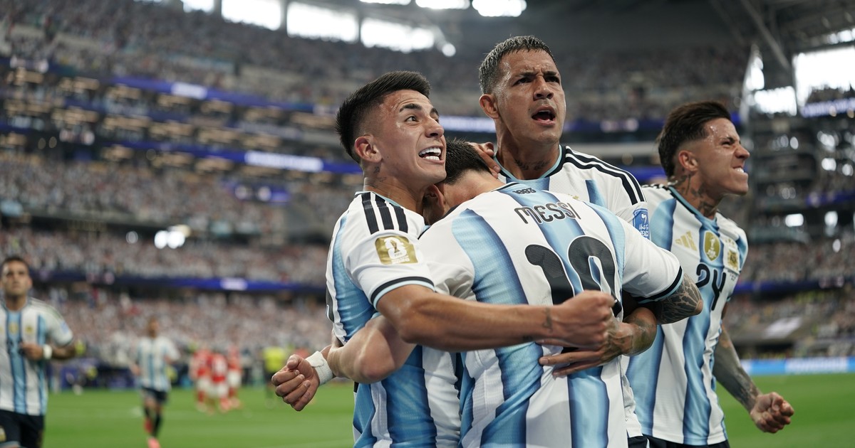 Facundo Medina, el «Jordi Alba» de Villa Fiorito que se ganó un lugar en la Scaloneta y conquistó a Messi: «Mi gol fue todo de él»
