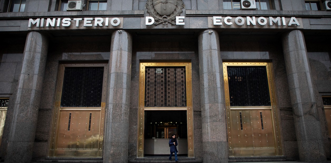 Amenaza de bomba moviliza a Policía Federal en el Ministerio de Economía