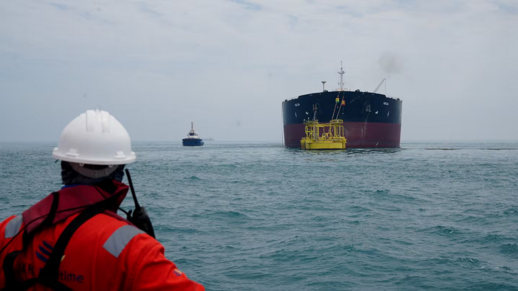 Precio del petróleo cae a su nivel más bajo en cuatro meses