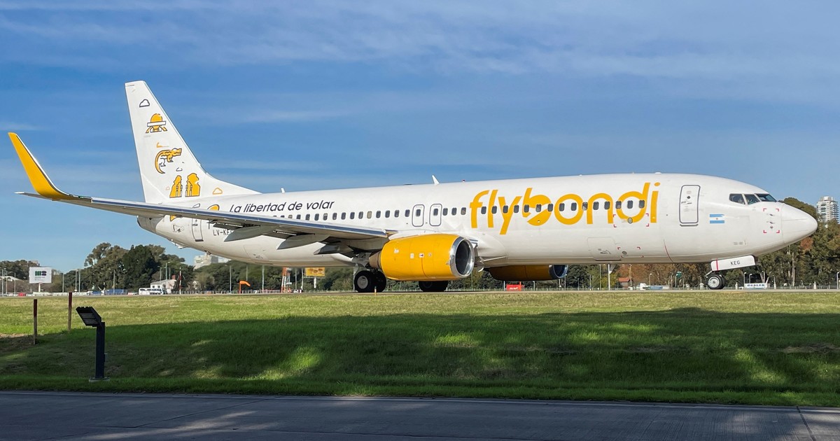 Flybondi, en caída libre a un año de su venta: canceló muchos más vuelos en la previa de las vacaciones de invierno Flybondi, en caída libre a un año de su venta: canceló muchos más vuelos en la previa de las vacaciones de invierno