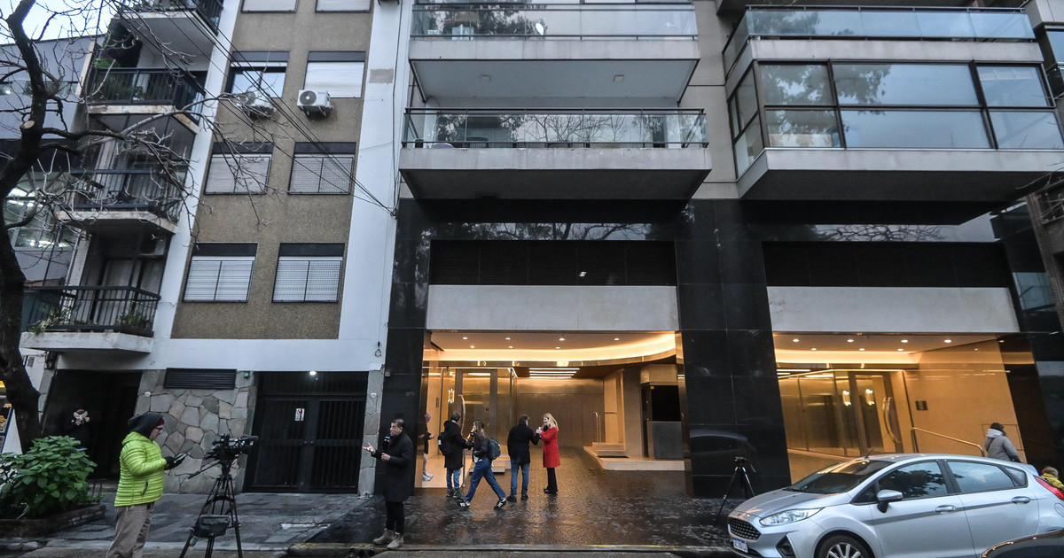 Inspeccionan el departamento de Jesica Cirio para determinar si allí filmó el video de los dólares escondidos en el vestidor Inspeccionan el departamento de Jesica Cirio para determinar si allí filmó el video de los dólares escondidos en el vestidor