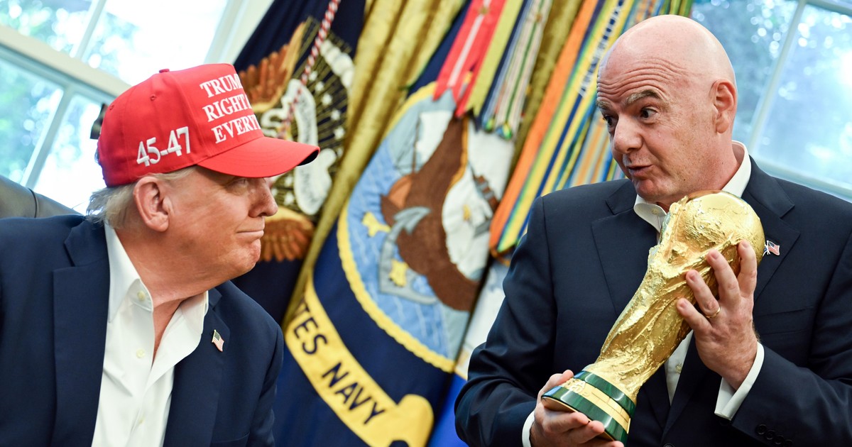 Entre los elogios y el pacto secreto: la historia de cómo Trump se devora a Infantino Entre los elogios y el pacto secreto: la historia de cómo Trump se devora a Infantino