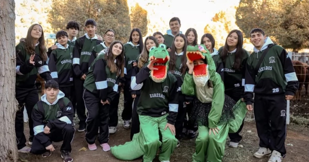 Estudiantes argentinos fueron reconocidos en un concurso internacional por una idea sustentable: «Estamos orgullosos y queremos embellecer el parque de nuestro pueblo con conciencia ecológica» Estudiantes argentinos fueron reconocidos en un concurso internacional por una idea sustentable: «Estamos orgullosos y queremos embellecer el parque de nuestro pueblo con conciencia ecológica»