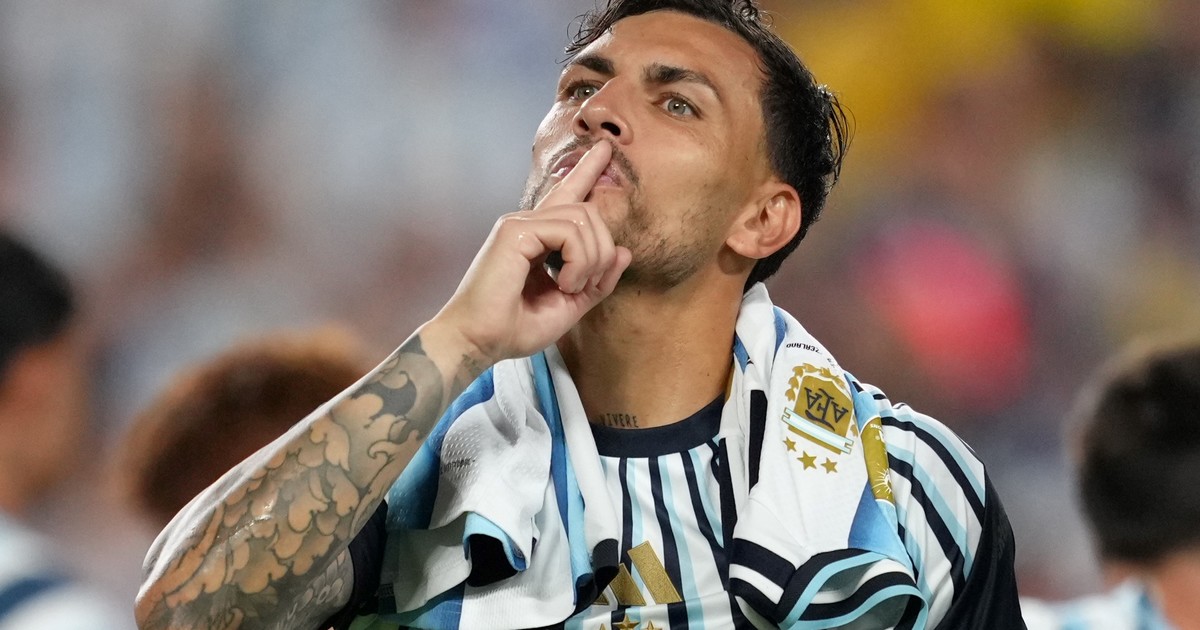 Leandro Paredes habló del supuesto favoritismo a Argentina y a Messi: «No le damos bola a lo que se dice» Leandro Paredes habló del supuesto favoritismo a Argentina y a Messi: «No le damos bola a lo que se dice»