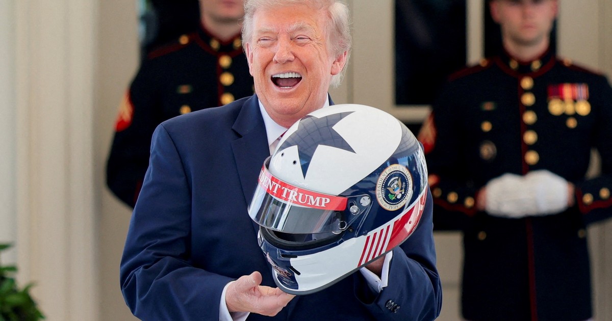Horas después de ser suspendidos: Trump afirma que los controles callejeros del ICE deben continuar a pesar de las últimas muertes