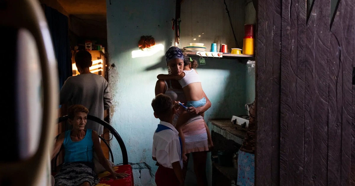 Cómo sobrevive una familia cubana de cuatro generaciones con 60 dólares al mes Cómo sobrevive una familia cubana de cuatro generaciones con 60 dólares al mes