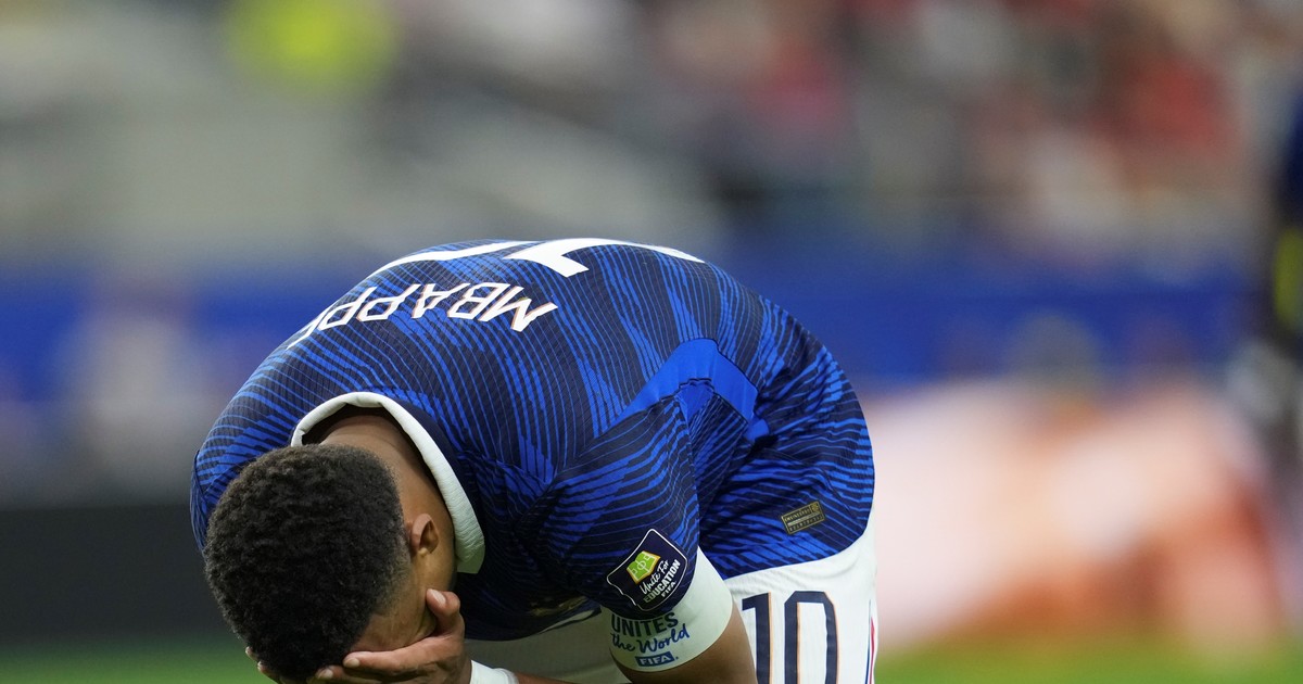 La furia de Kylian Mbappé tras el segundo gol de España: así fue la reacción del francés La furia de Kylian Mbappé tras el segundo gol de España: así fue la reacción del francés