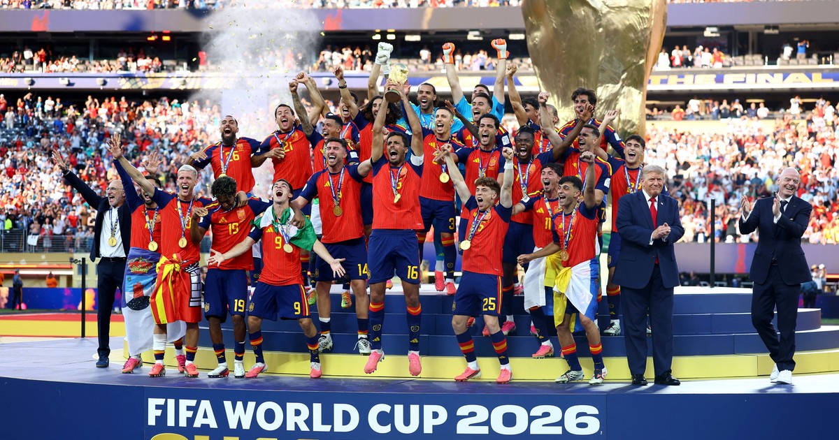 España le ganó a una Selección Argentina que llegó sin nafta a la final y es el nuevo campeón del mundo: el último baile de Messi terminó en lágrimas España le ganó a una Selección Argentina que llegó sin nafta a la final y es el nuevo campeón del mundo: el último baile de Messi terminó en lágrimas