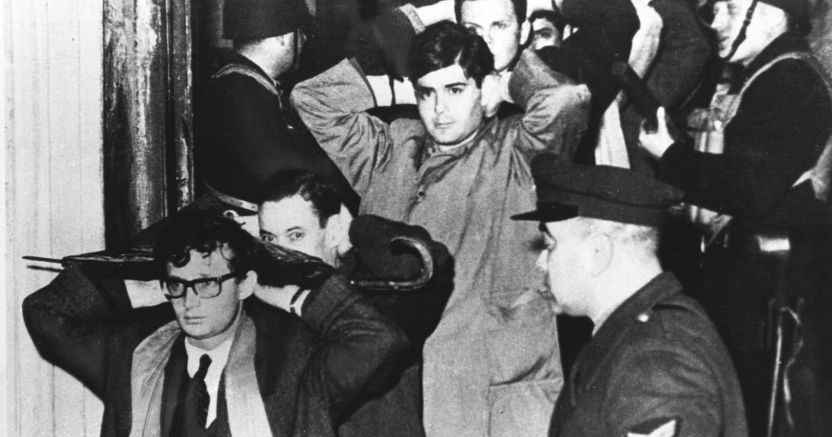 La «noche de los bastones largos», una violenta sangría de la educación La «noche de los bastones largos», una violenta sangría de la educación
