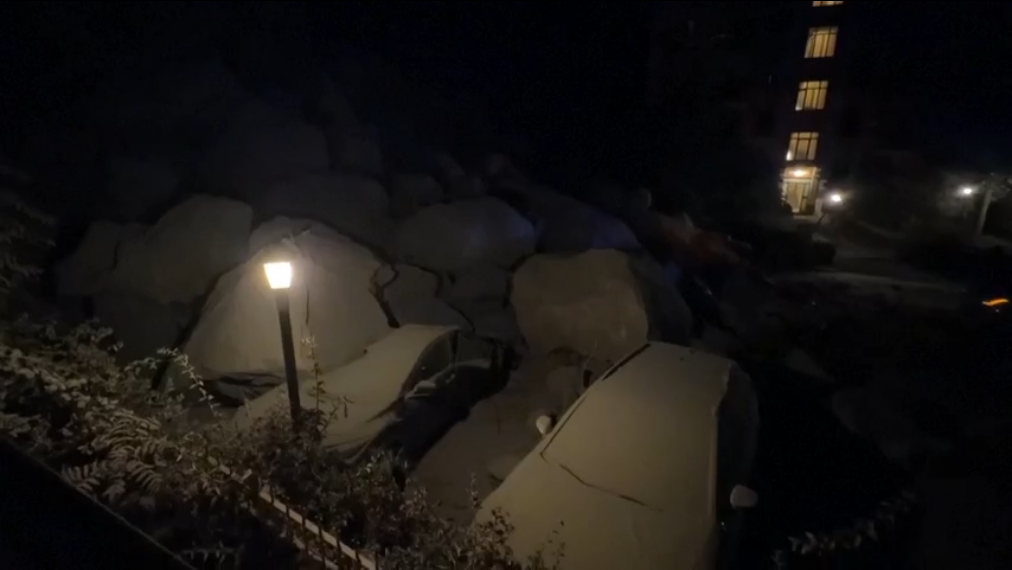 Terremoto de magnitud 4,7 sacude Nápoles: 26 heridos y cientos evacuados Terremoto de magnitud 4,7 sacude Nápoles: 26 heridos y cientos evacuados
